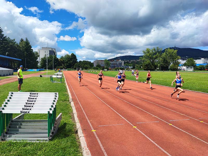 Nela Spišáková a Ema Čížeková
